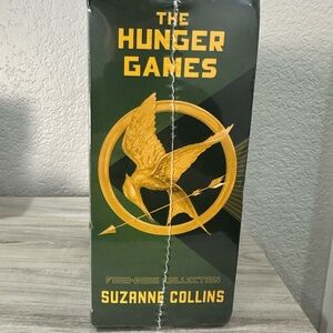 Suzanne Collins: Hunger Games 4-Book Paperback Box Set (Hardcover) new sealed
